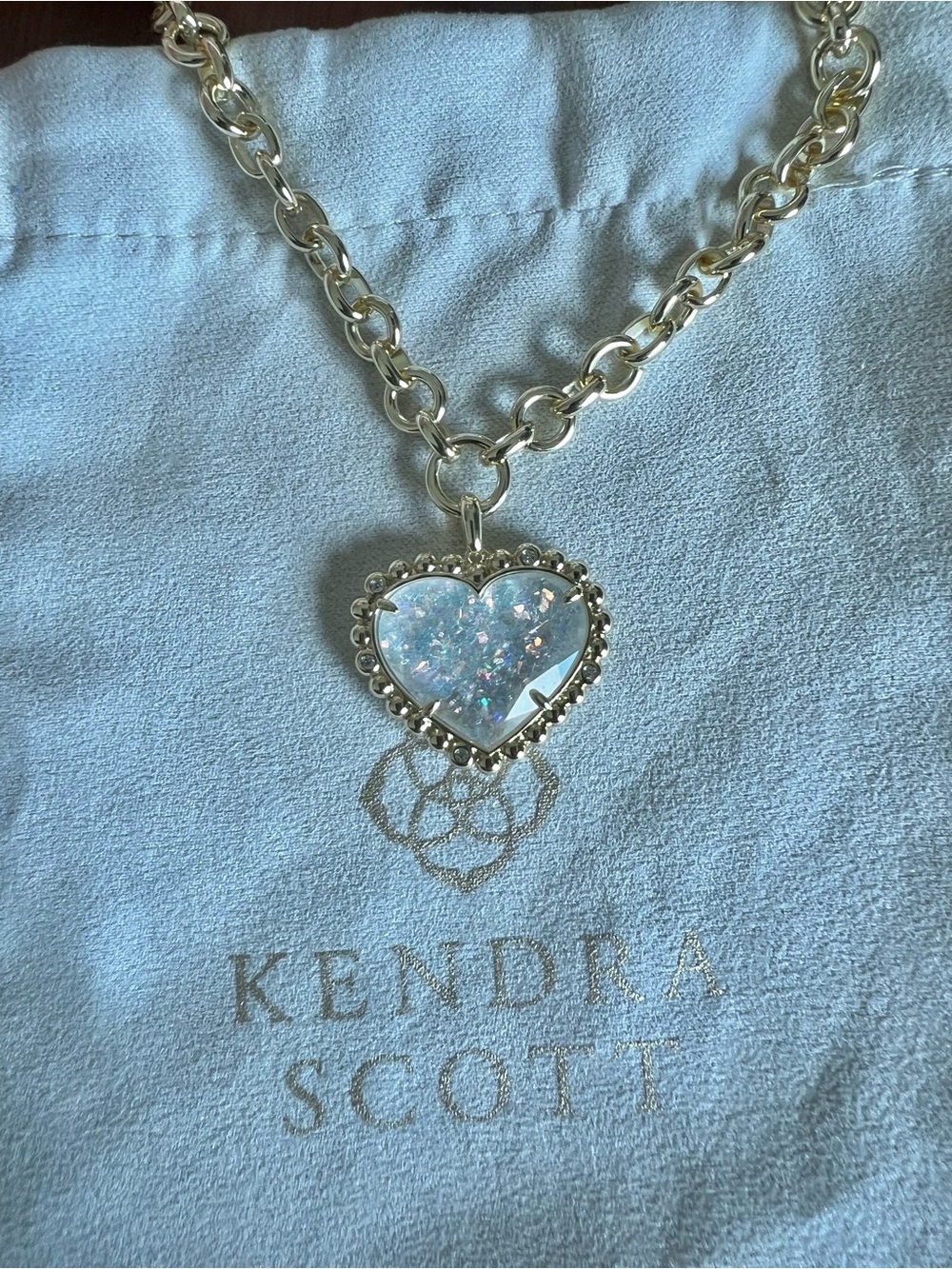 Kendra Scott Anna Framed Gold Heart Necklace with Iridescent White Opalite - Picture 7 of 8